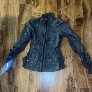 Lululemon Ahead of the Curve Gray and Shale Stripe Jacket Size M/L